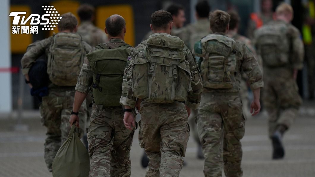 英國已開始將部署在喀布爾機場的軍隊撤回國內。（圖／達志影像美聯社）