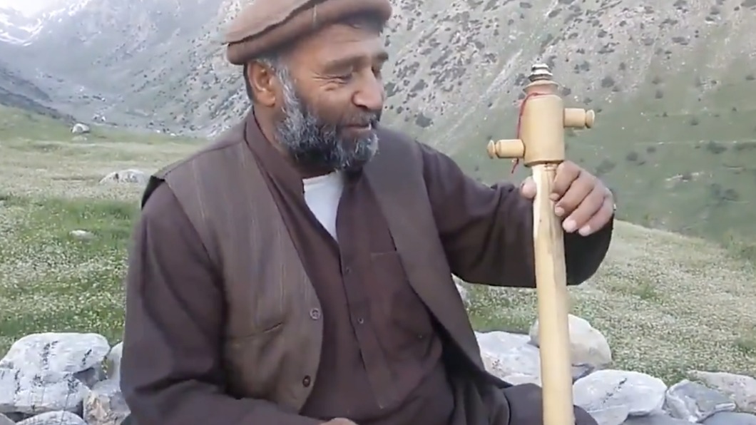 阿富汗民謠歌手安達拉比（Fawad Andarabi）。（圖／翻攝自@BamiyanLove推特）