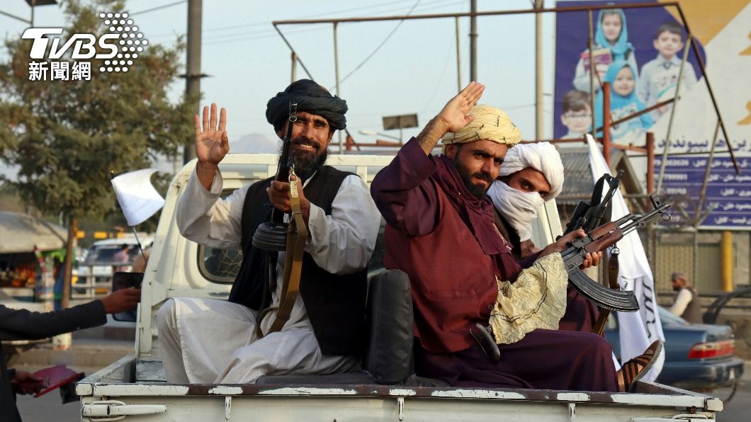塔利班承諾31日後仍會允許百國公民或持有該國簽證的阿富汗人離境。（圖／達志影像美聯社）