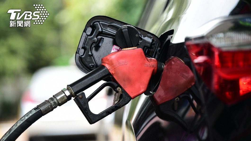 台塑石化表示，自29日將調降汽油批售價格。（示意圖／shutterstock 達志影像）