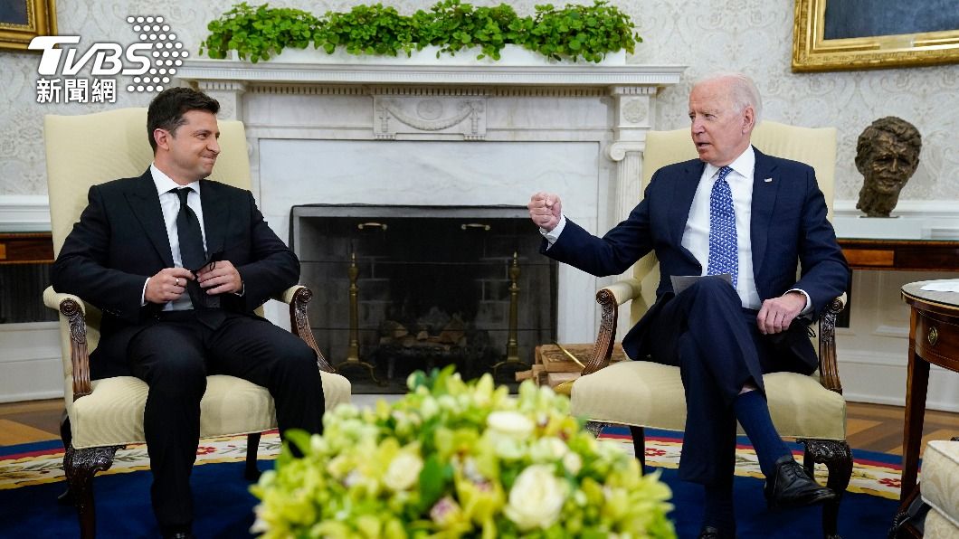 美總統拜登與烏克蘭總統澤倫斯基會面。（圖／達志影像美聯社）