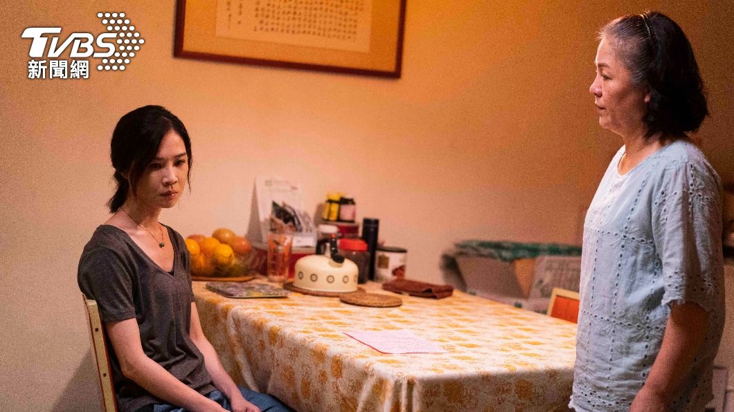 潘麗麗、謝盈萱在《四樓的天堂》飾演母女。（圖／公視提供）