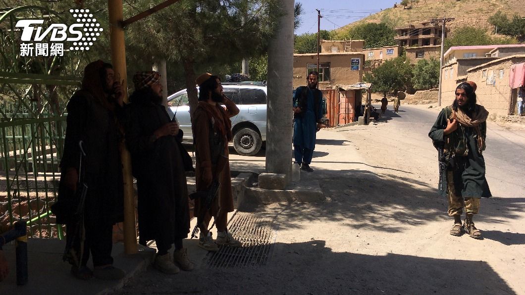 阿富汗街頭到處可見塔利班戰士。（圖／達志影像美聯社）