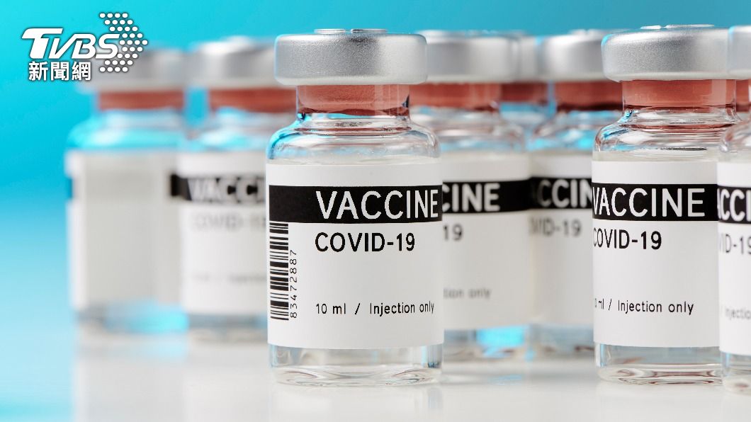 疫情期間施打了許多疫苗，也導致許多空瓶廢棄物。（示意圖／shutterstock達志影像）