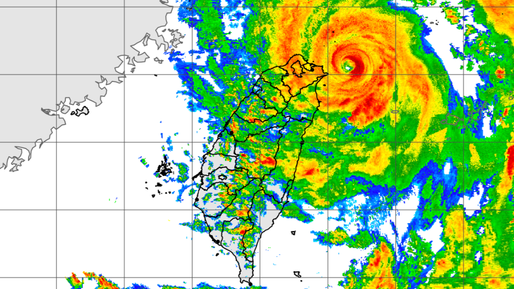 璨樹颱風沿台灣東部海面北上中。（圖／翻攝自中央氣象局）