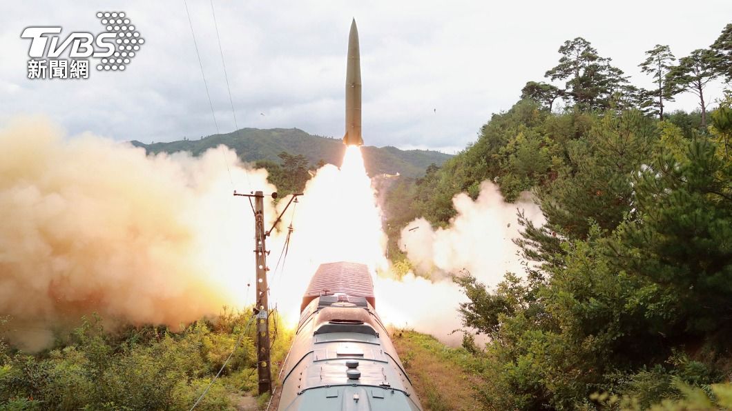 北韓在15日發射飛彈。（圖／AP）