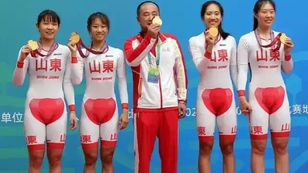 大陸女子自行車隊山東代表隊日前奪下全民運動會金牌。（圖／翻攝自搜狐新聞）