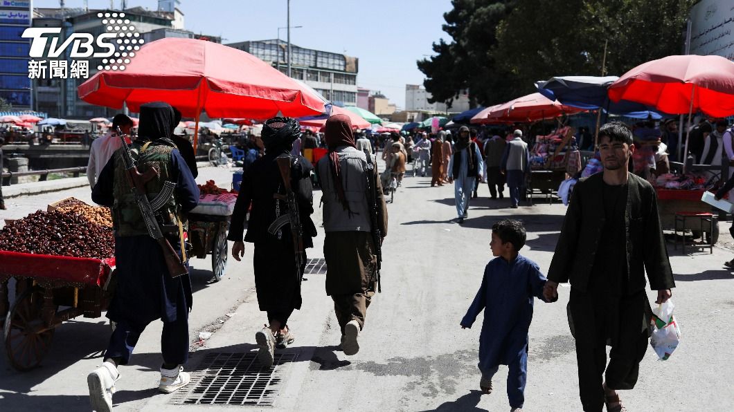 阿富汗街頭隨處可見塔利班戰士。（圖／達志影像路透社）