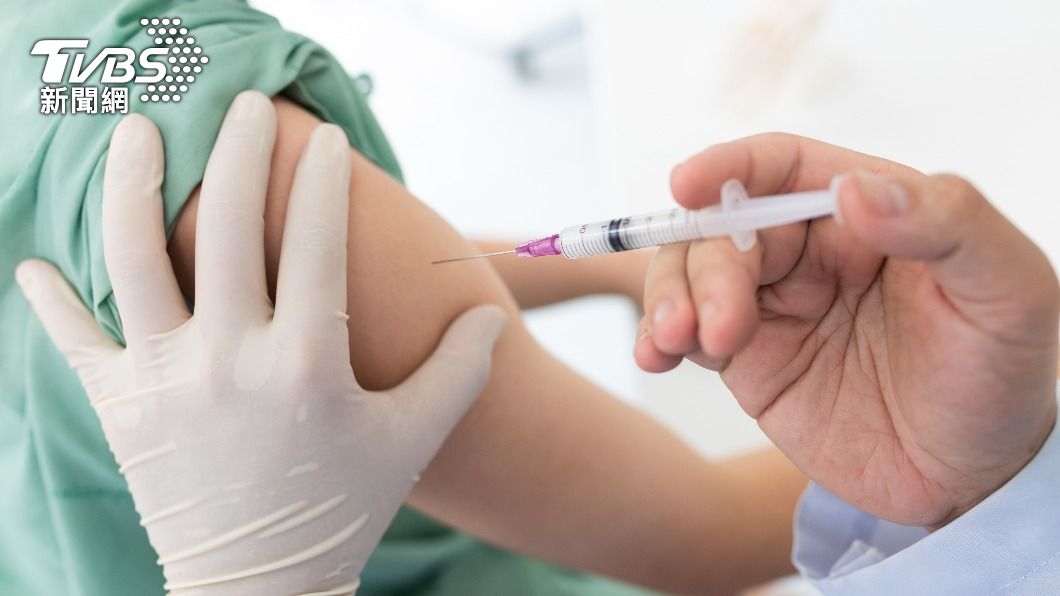 南韓一名婦人在接種第一劑輝瑞疫苗被診斷出腦動脈破裂。（示意圖、非當事人／shutterstock達志影像）