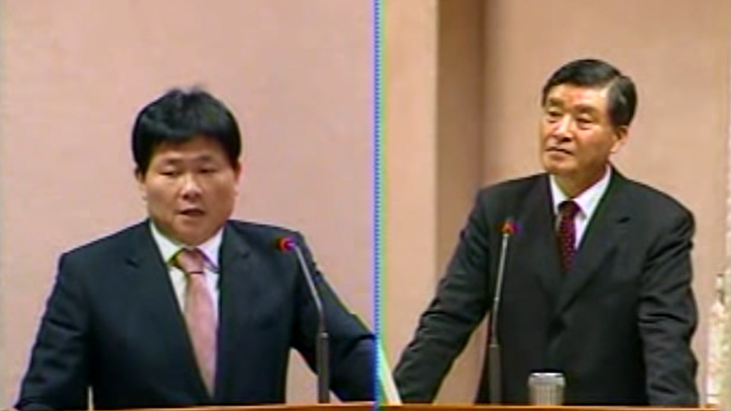 陳子瑜翻出2009年時顏清標用台語質詢國防部長的畫面。（圖／翻攝自 公督盟ivod YouTube） 