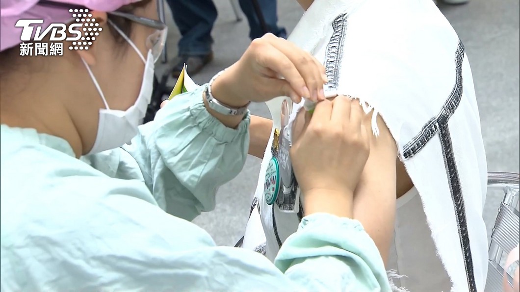 台北市開放18歲以上者次世代疫苗預約。（圖／TVBS）