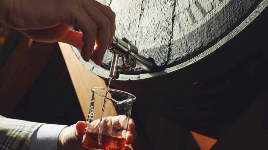 威士忌的喝法多元，品酩可依個人喜好做調整。（圖／境好出版提供）