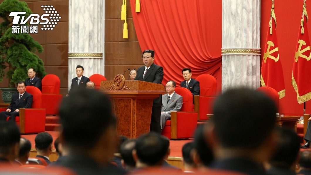 北韓領導人金正恩發表演說。（圖／達志影像路透社）