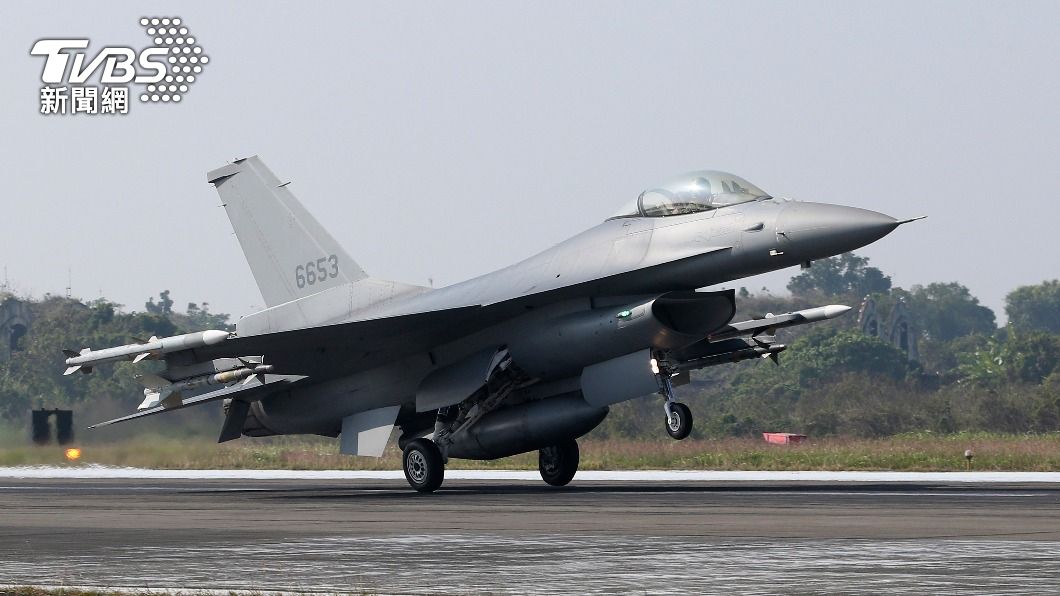 美國CNN報導指出，台灣與美國官員已經就F-16V戰機提早交貨一事進行討論。（圖／達志影像美聯社）