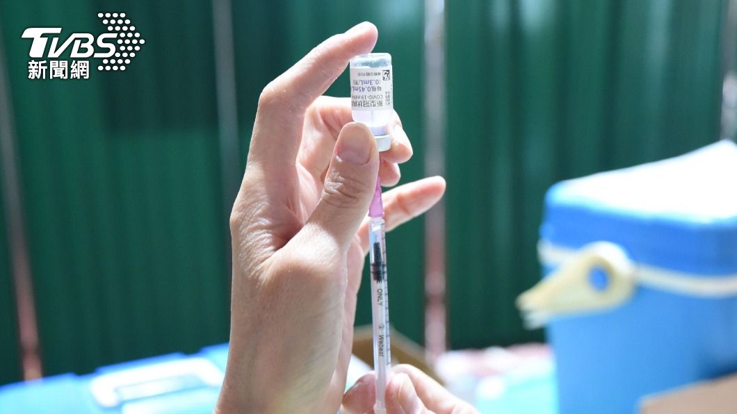 圖為BNT疫苗。（圖／中央社） 指揮中心：第3劑接種若開放BNT疫苗　將供全劑量