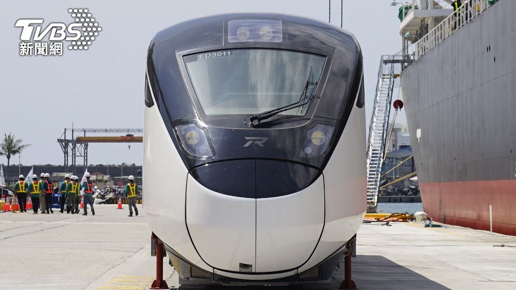 台鐵EMU3000型列車，獲選日本2021年度榮獲優良設計BEST 100。（圖／中央社）