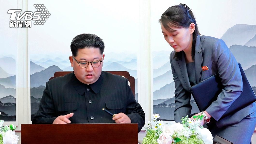 北韓領導人金正恩（左）、妹妹金與正（右）。（圖／達志影像美聯社）