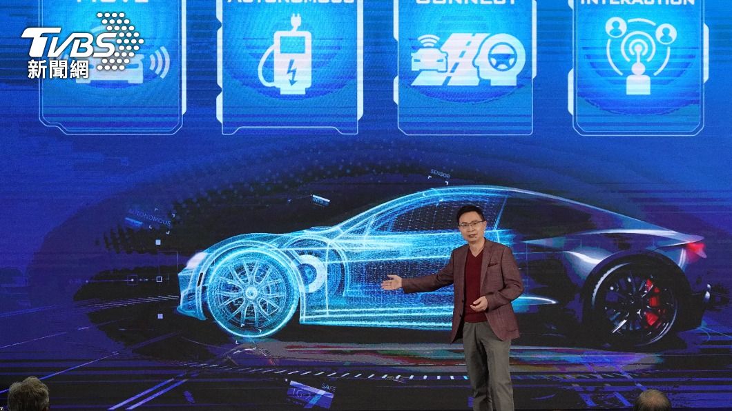 圖為2021年台灣國際智慧移動展開幕典禮，黃志芳就電動車產業進行簡報。（圖／中央社）