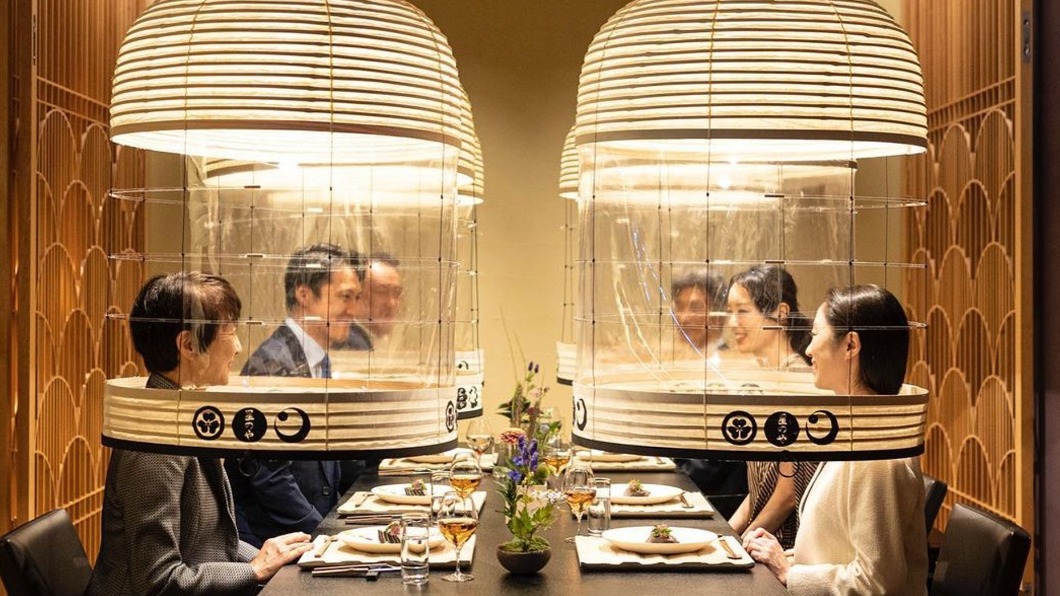 「虹夕諾雅東京」旅館的「燈籠晚餐」。（圖／翻攝自hoshinoya.official IG）