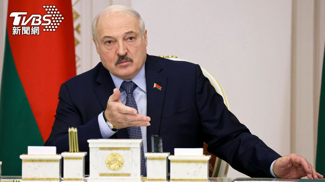 白俄總統盧卡申科（Alexander Lukashenko）宣布解除口罩禁令。（圖／達志影像美聯社） 白俄強人總統解除口罩禁令　稱「呼吸新鮮空氣治新冠」