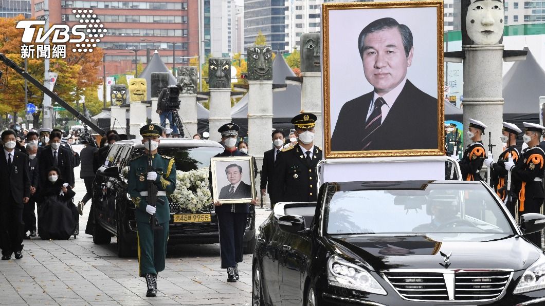 韓國前總統盧泰愚今（30）日於首爾舉辦告別式。（圖／達志影像路透社） 