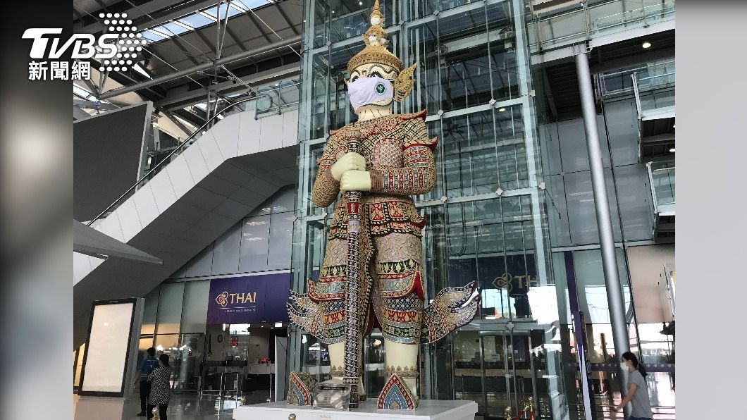 圖為曼谷蘇凡納布機場的守護神雕像。（圖／中央社）