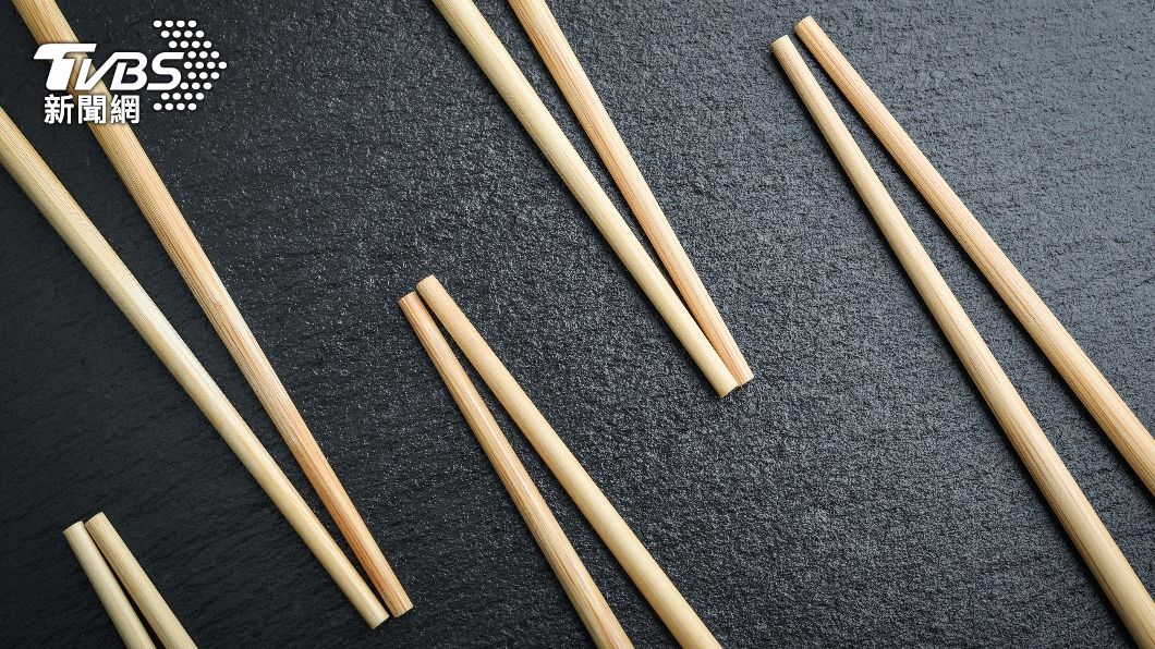 許多人習慣使用木筷。（示意圖／shutterstock達志影像）