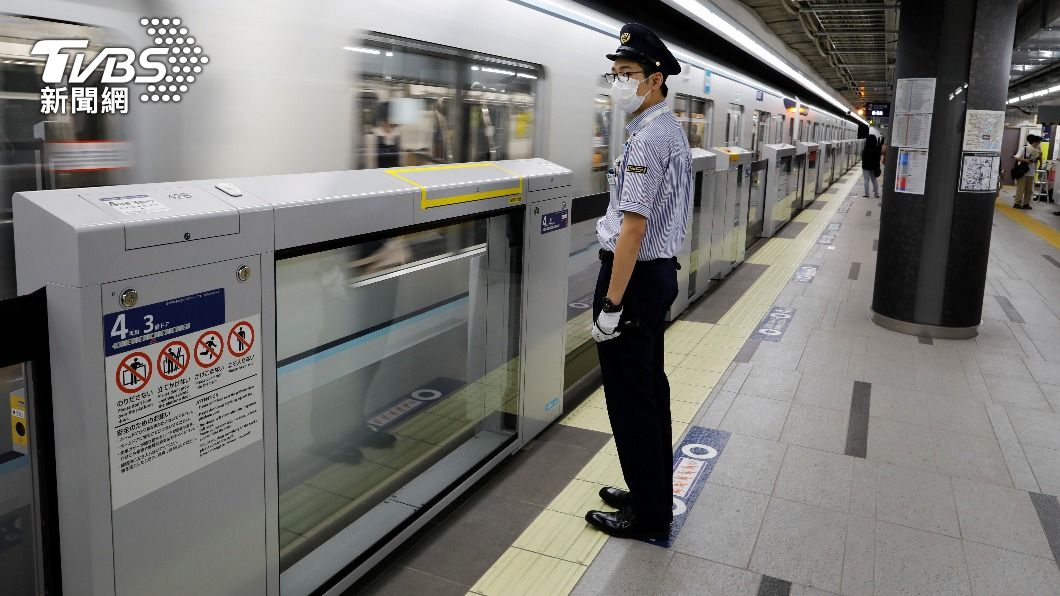 日本東京地鐵今日傳出有男子在車上持利器事件。（示意圖／達志影像路透社）