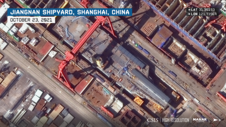 衛星影像10月23日拍到中國003型航母在上海江南造船廠建造中。（圖／翻攝CSIS.org）