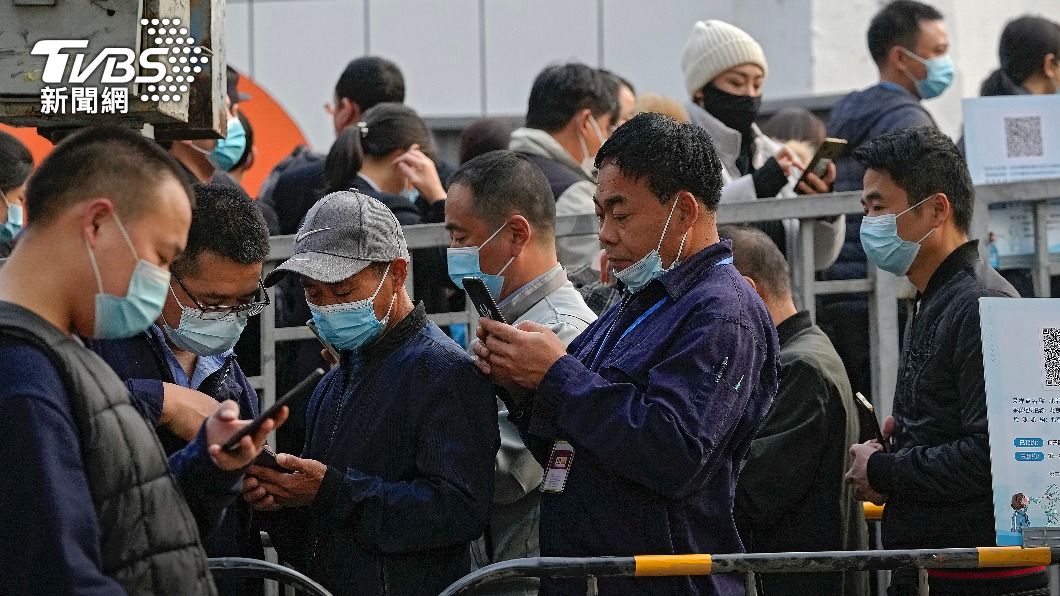 中國大陸疫情反撲，各省實施嚴格防疫措施。（圖／達志影像美聯社）
