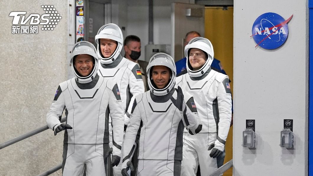4名太空人搭乘太空船至太空站。（圖／達志影像美聯社） SpaceX執行Crew-3任務　60年來第600人上太空