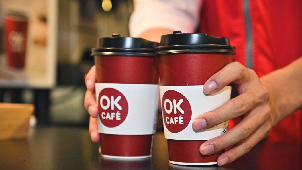 OK超商推出咖啡促銷。（圖／業者提供） 只有4天！OK超商拿鐵買2送2　小7接力第2杯半價　