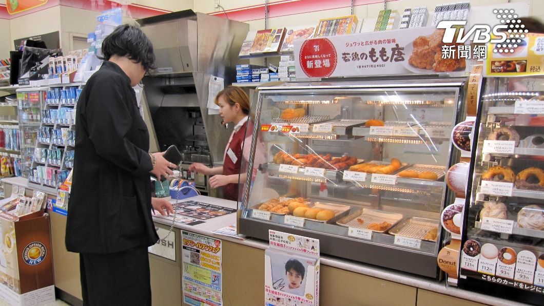 日本超商有許多熟食品項可以挑選。（示意圖／shutterstock達志影像）