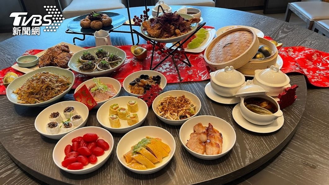  新板希爾頓青雅中餐廳推出明年過年圍爐宴。（圖／TVBS）