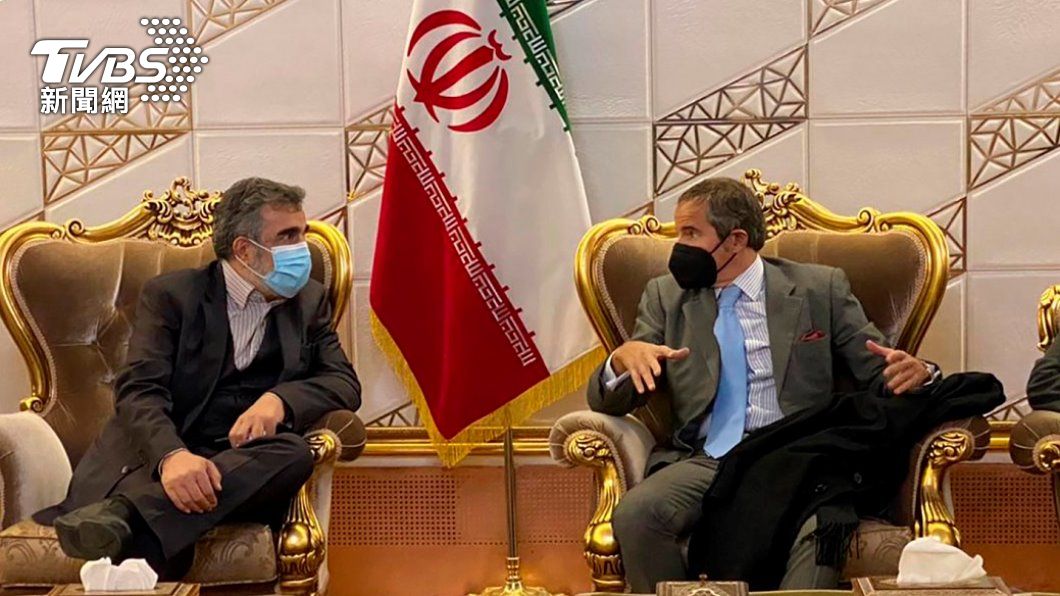 「國際原子能總署」署長葛羅西與伊朗官員舉行會談。（照片來源：AP）