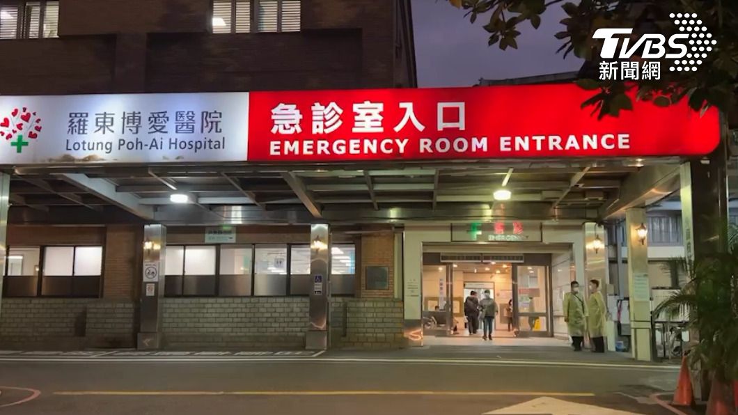 學生送往羅東博愛醫院急診室。(圖／TVBS)