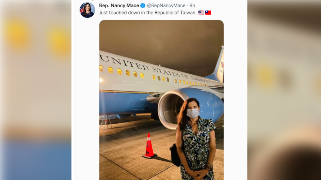 共和黨籍眾議員梅斯（Nancy Mace）接受CNN訪問時表示，稱抵達台灣共和國，是她對台灣人民低調但堅定的致意。（圖／翻攝Rep. Nancy Mace twitter） 訪台PO文「台灣共和國」　美眾議員稱百分百刻意這麼說