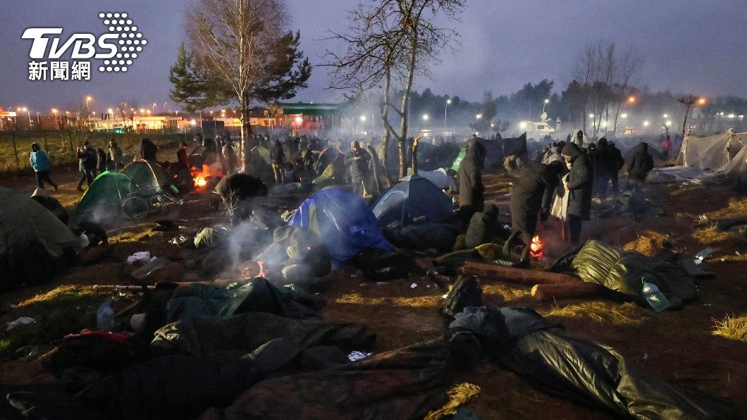 大批移民聚集在波蘭-白俄邊界。（圖／達志影像美聯社）