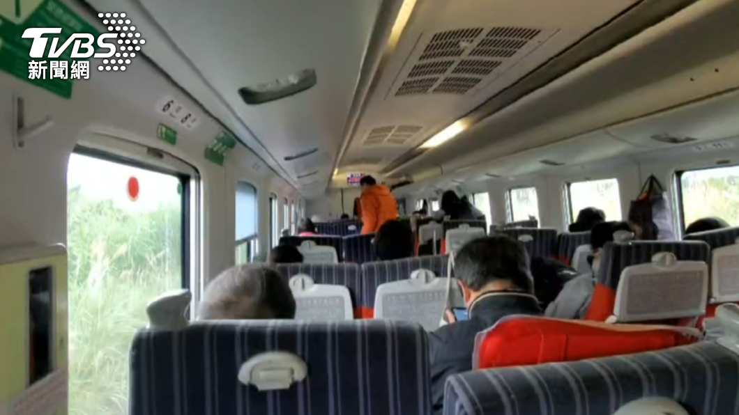 台鐵406次普悠瑪列車，從富源到瑞穗，於今（3）日上午9時58分突然失去動力。（圖／民眾提供）