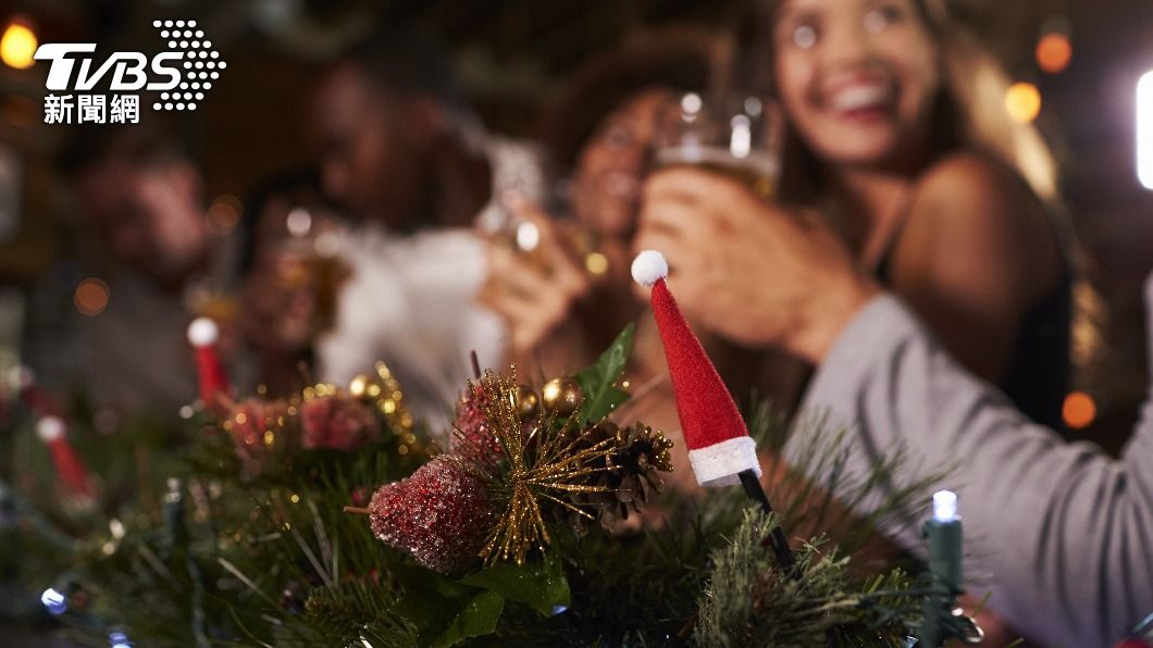 挪威聖誕派對反成病毒溫床。（示意圖／shutterstock 達志影像）