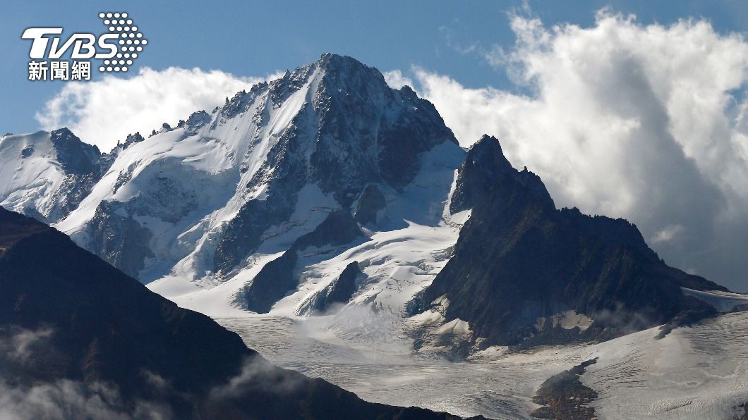 登山客在白朗峰拾獲近千萬的珠寶盒。（圖／達志影像路透社）
