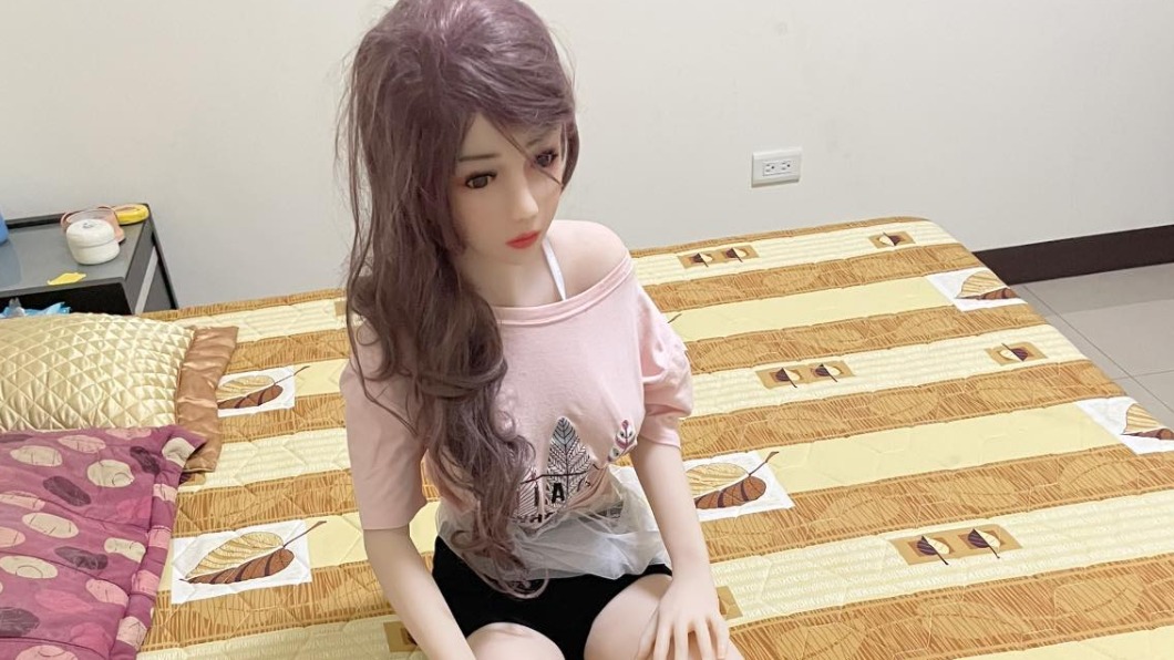 網友花了12萬元買了這尊娃娃。（圖／翻攝自爆廢公社）