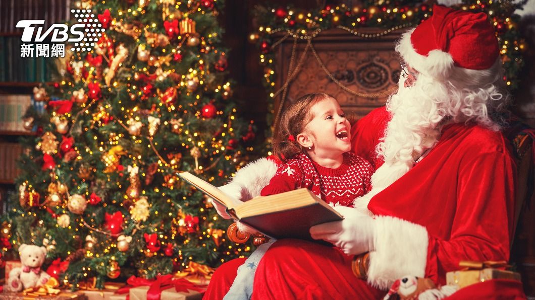 孩子們在耶誕節往往非常期待耶誕老人送來的禮物。（示意圖／shutterstock達志影像）