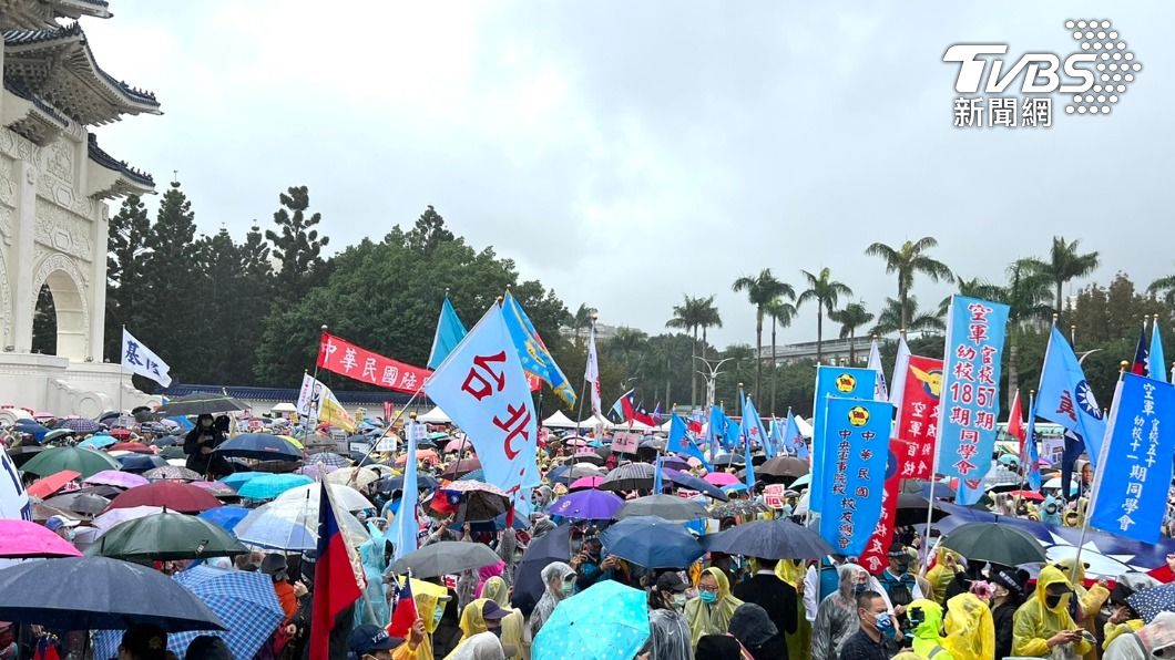 國民黨大遊行，湧6萬人擠爆自由廣場。（圖／國民黨提供）