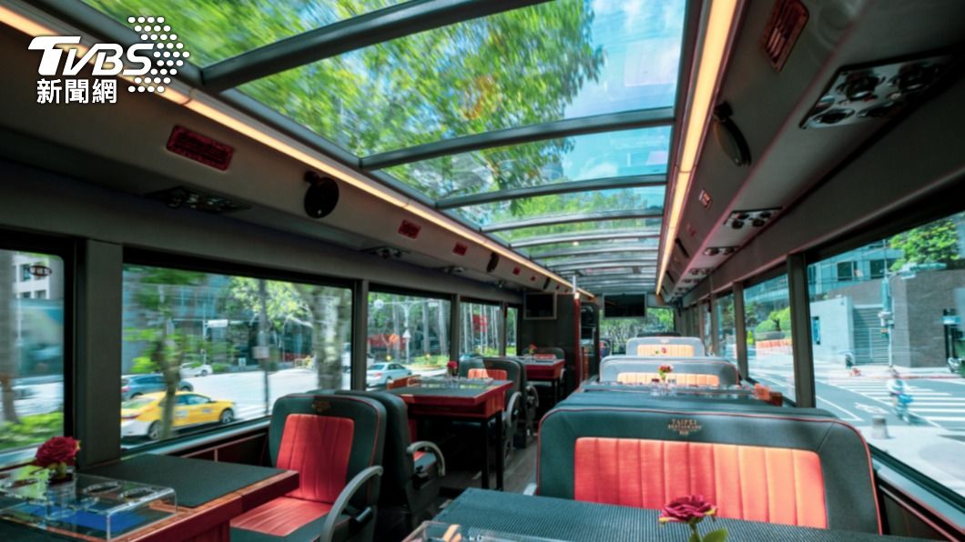  觀巴公司仿造國外經驗打造1台雙層餐廳巴士。（圖／晶華酒店提供） 