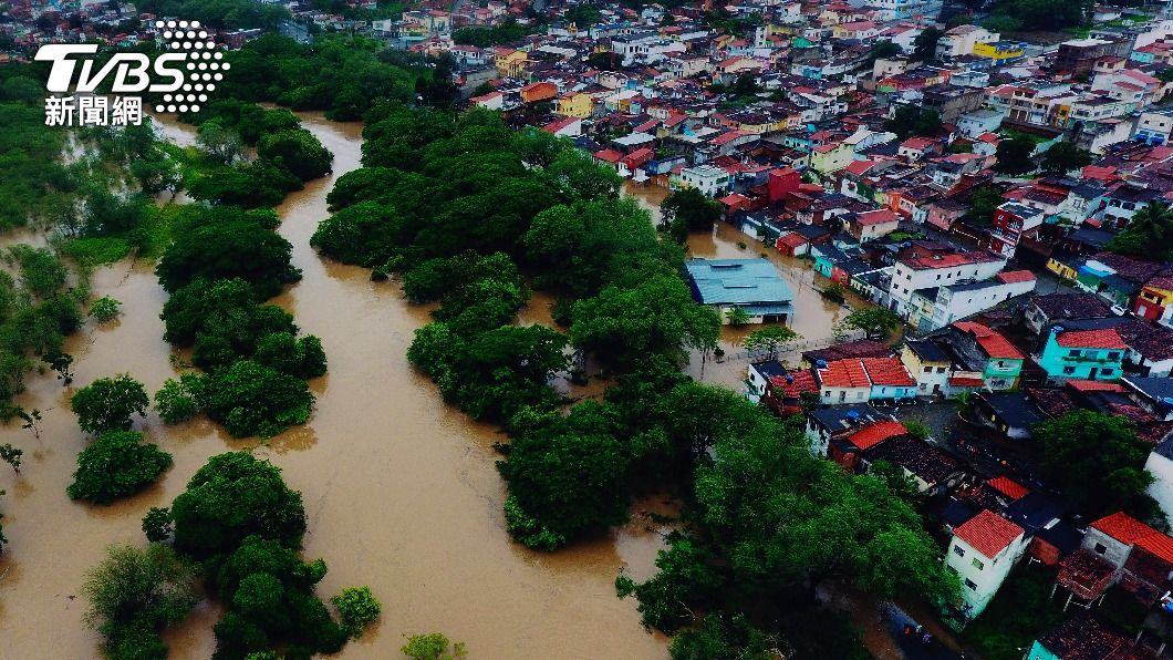 巴西連日豪雨，已有多處城鎮淹水。（圖／達志影像美聯社）