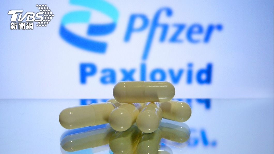 英國於昨天宣布批准新冠口服藥Paxlovid的緊急使用授權（圖／達志影像美聯社）