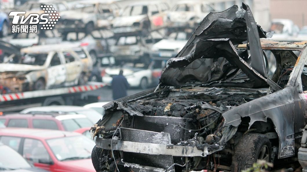 法國每年跨年都會發生縱火燒車事件。（示意圖／達志影像路透社）