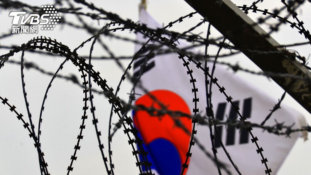 今年元旦南韓一男子越過邊界逃到北韓，南韓調查單位今（３日）表示，此人疑似是前年的脫北者。（示意圖／shutterstock達志影像）