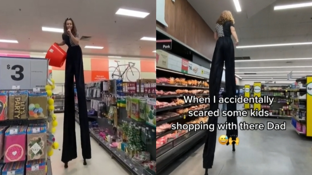 黛米踩著高蹺在超市內穿梭。（圖／翻攝自＠demiskinner TikTok）